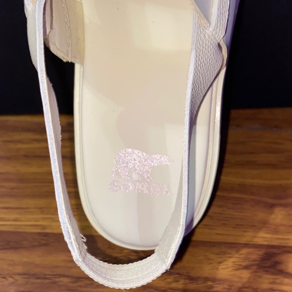 Elegant White Women's Sandals - Picture 5 of 11